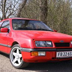 Ford Sierra 2.0i S (solgt)