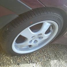 Toyota Carina E 2.0 SLI *Tidligere bil*