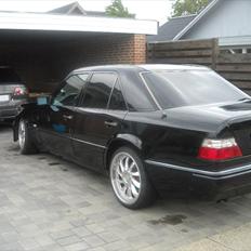 Mercedes Benz 300 D Turbo