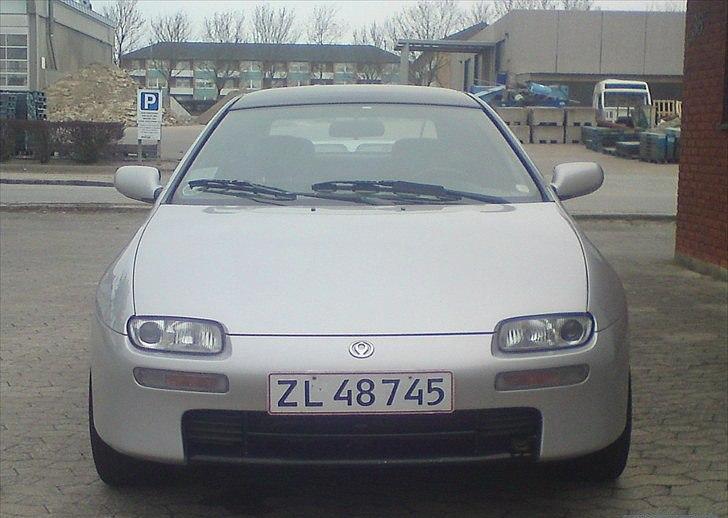 Mazda 323 F BA billede 1