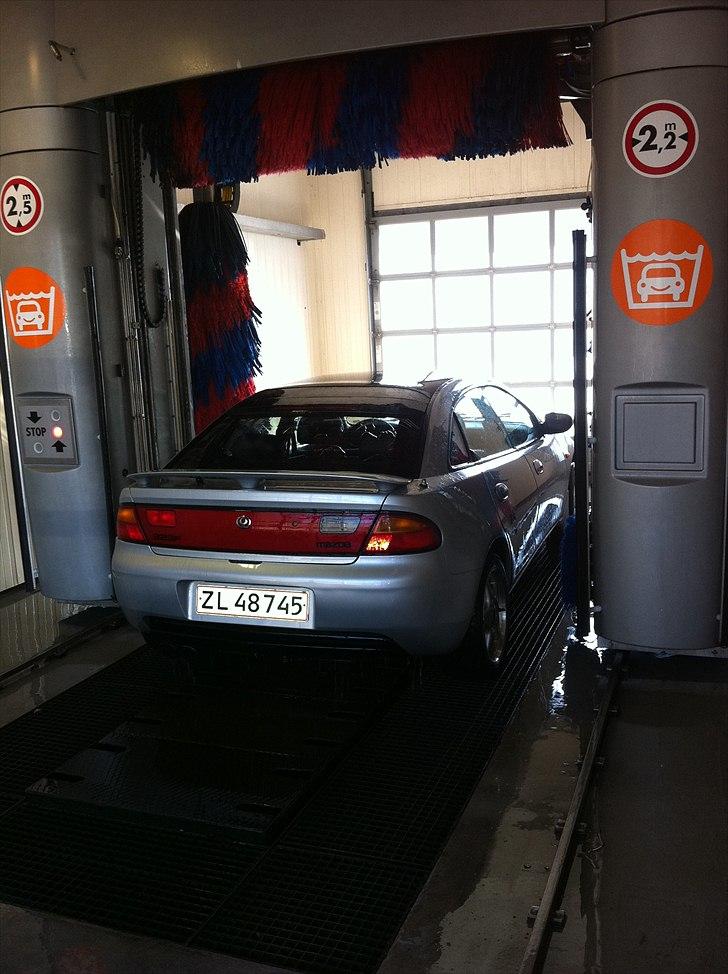 Mazda 323 F BA billede 4