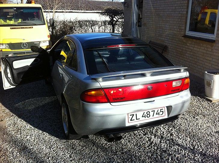 Mazda 323 F BA billede 6