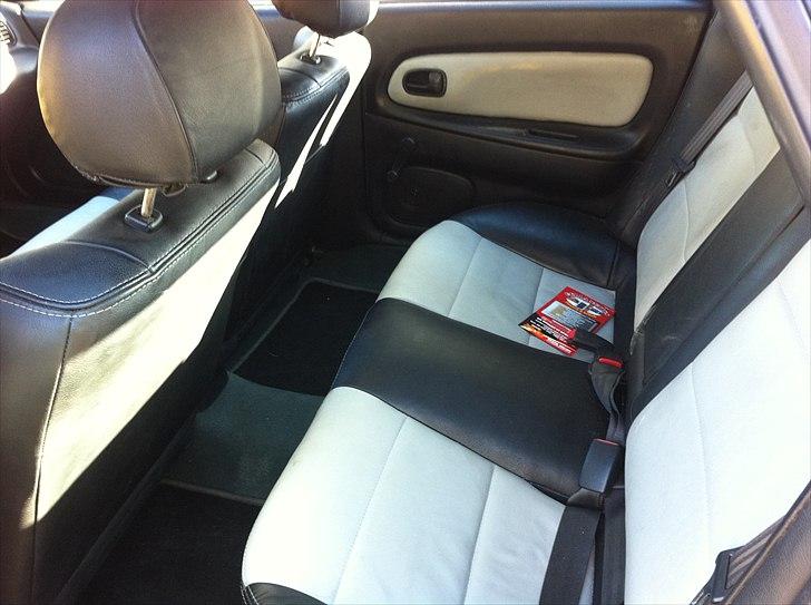 Mazda 323 F BA billede 7