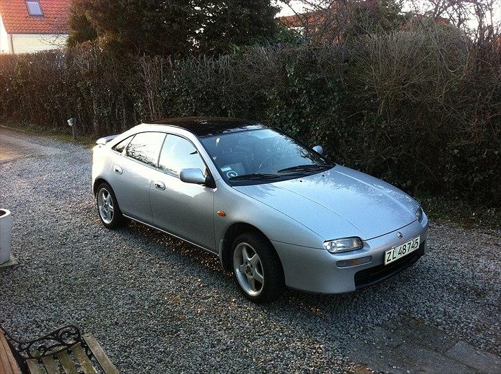 Mazda 323 F BA billede 9