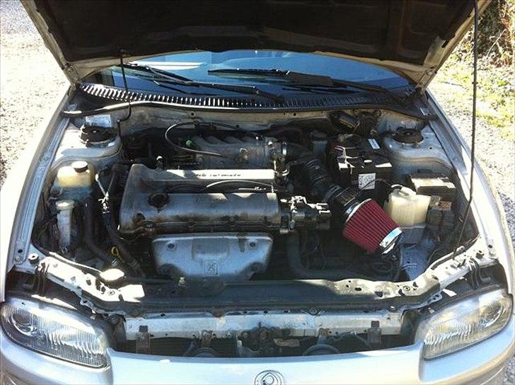 Mazda 323 F BA billede 10