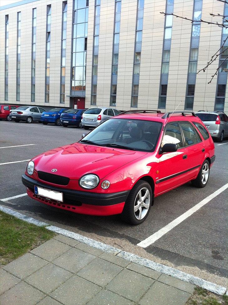 Toyota Corolla 1,8 4WD St.Car **SOLGT** billede 1