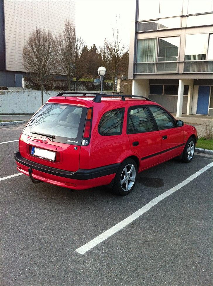 Toyota Corolla 1,8 4WD St.Car **SOLGT** billede 3