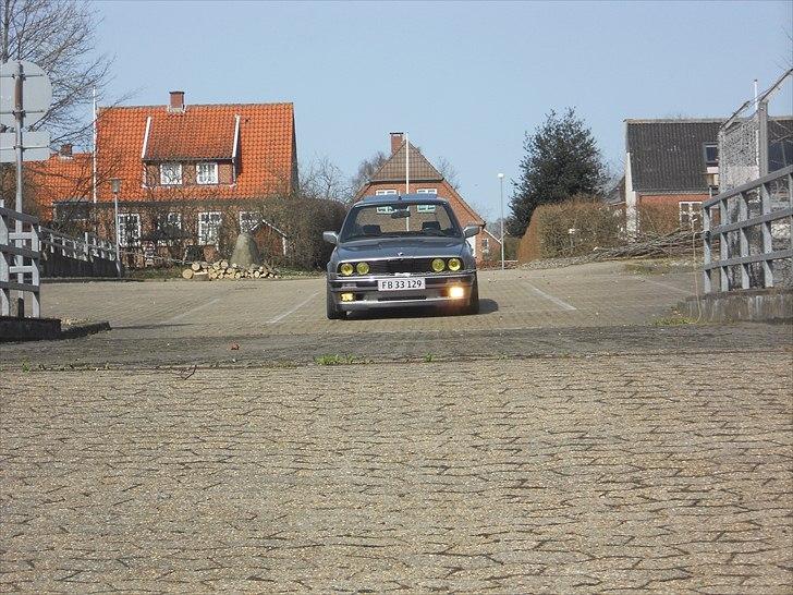 BMW E30 320i  billede 2