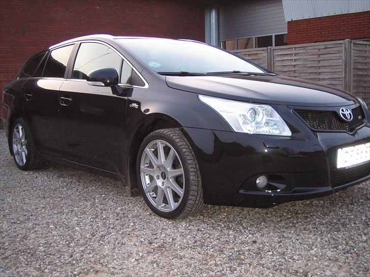 Toyota Avensis 2.2 D-CAT STW solgt - Højre for billede 5