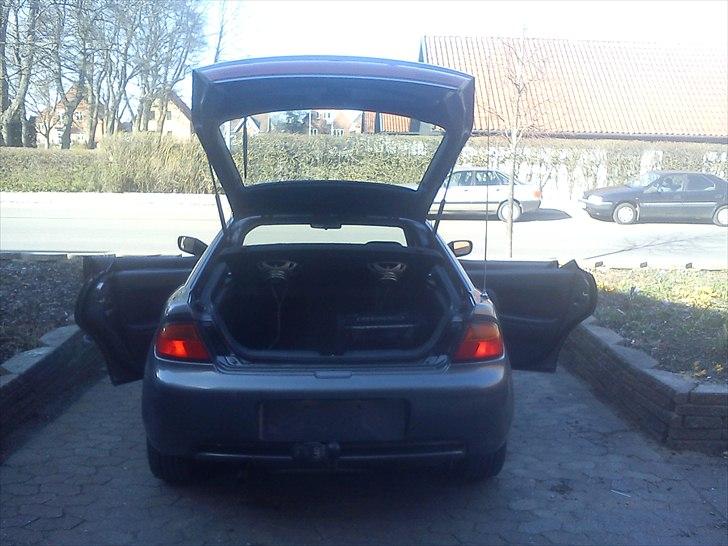 Mazda 323f ba billede 8