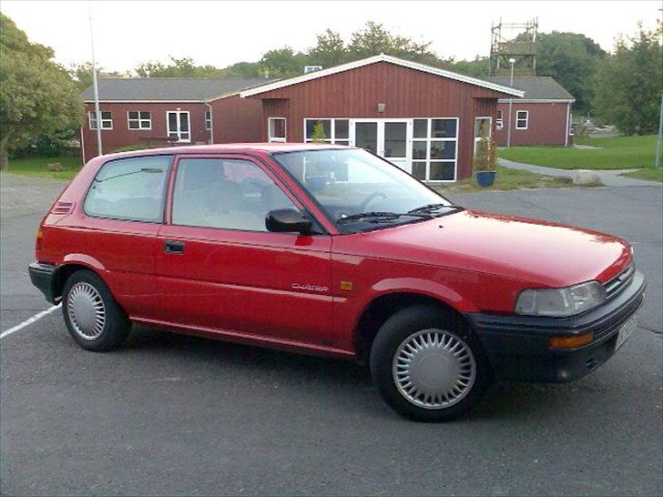 Audi A4 på SU (Solgt) - Bilen før jeg fik Audi´en: Corolla er den perfekte billigbrugtvogn. Bemærk iøvrigt hvor flot og velholdt den er, passer altid rigtig godt på mine biler som en vaskeægte morfar :-) billede 16