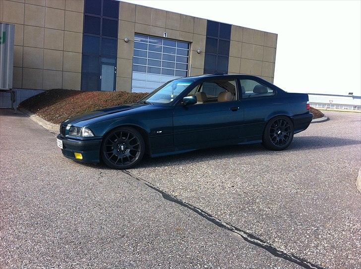 BMW 320i coupe billede 1