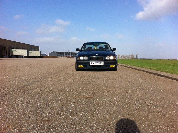 BMW 320i coupe billede 3