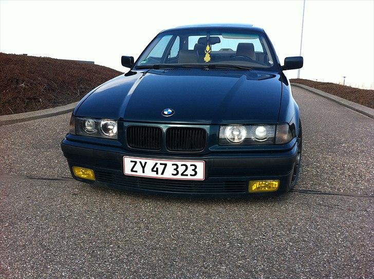 BMW 320i coupe billede 5