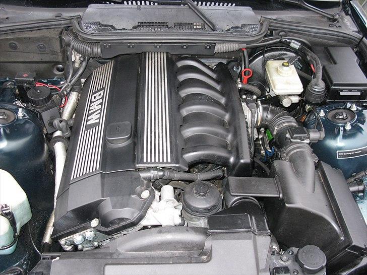 BMW 320i coupe billede 13