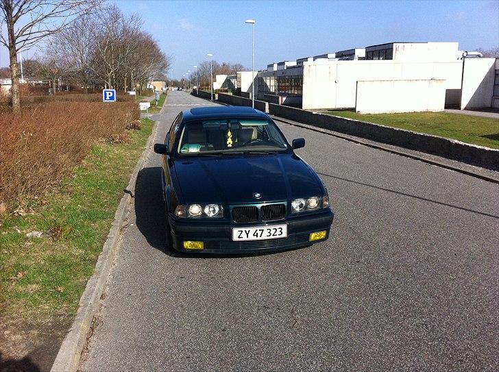 BMW 320i coupe billede 18