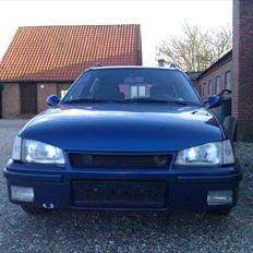 Opel            Kadett Caravan