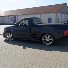 Ford f 150 lightning solgt