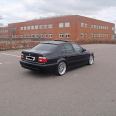 BMW e39 528iA solgt