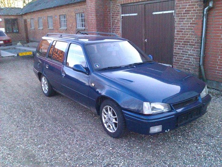 Opel            Kadett Caravan billede 3