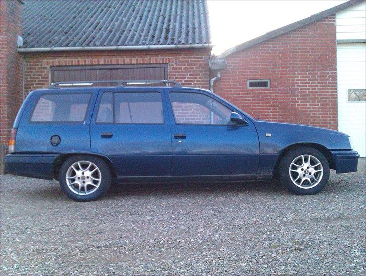 Opel            Kadett Caravan billede 5