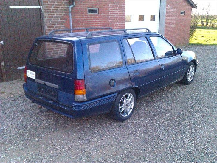 Opel            Kadett Caravan billede 6