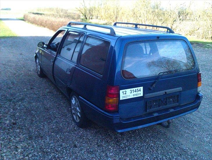 Opel            Kadett Caravan billede 8