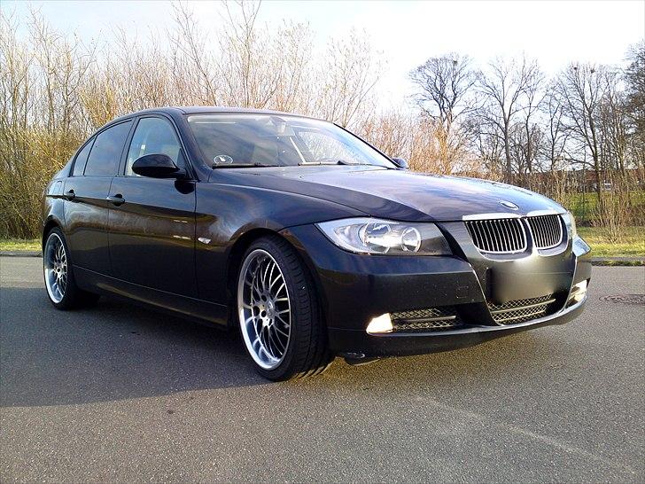 BMW E90 320 D SOLGT billede 9