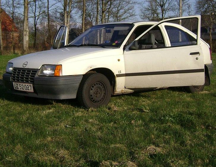Opel KADETT E 1.3s SOLGT :) billede 11