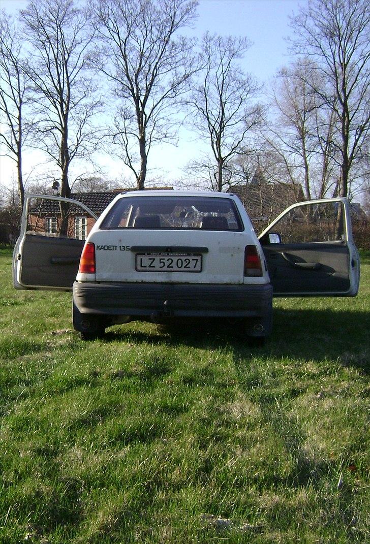 Opel KADETT E 1.3s SOLGT :) billede 12