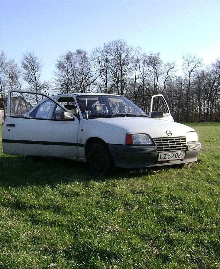 Opel KADETT E 1.3s SOLGT :) - dejligt vejr og tag billeder i :) billede 13