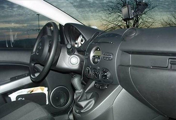 Mazda 2 Facelift **SOLGT** billede 16