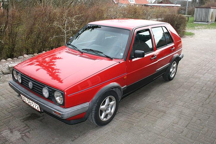 VW Golf 2  SOLGT billede 1