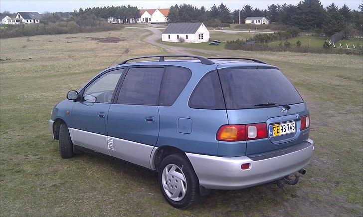 Toyota Sportsvan 2,2TD billede 2