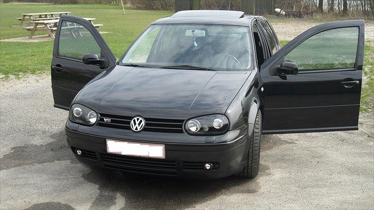 VW Golf 4 2,3 V5 billede 1