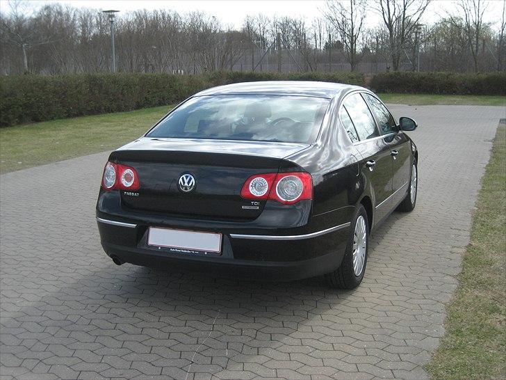 VW Passat 1,6 TDI Comfortl. SOLGT - VW Passat 1,6 TDI ComfortLine BlueMotion fra 2010 med 105 hk/230 nm billede 8