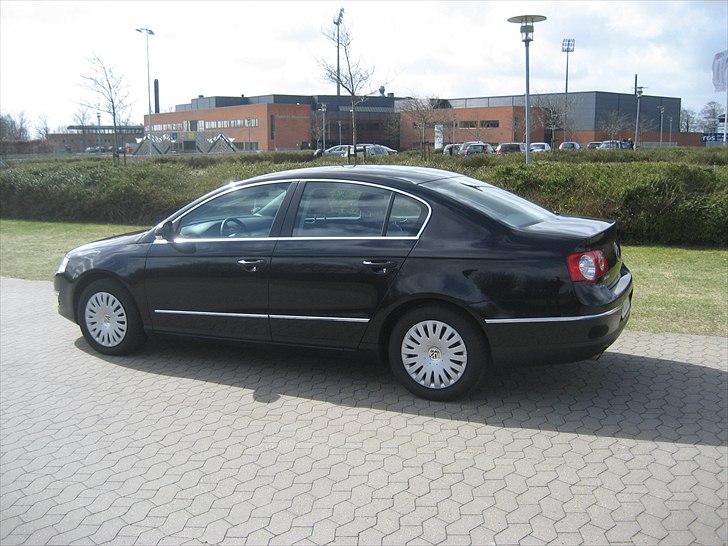 VW Passat 1,6 TDI Comfortl. SOLGT - VW Passat 1,6 TDI ComfortLine BlueMotion fra 2010 med 105 hk/230 nm billede 11