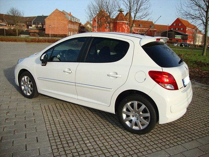 Peugeot 207 1,6 HDI Sportium - solgt billede 5