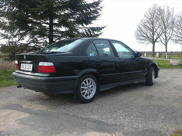 BMW E36 316i Sedan ( SOLGT ) billede 4