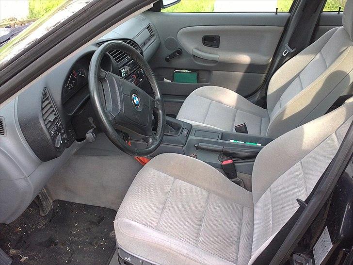 BMW E36 316i Sedan ( SOLGT ) billede 5