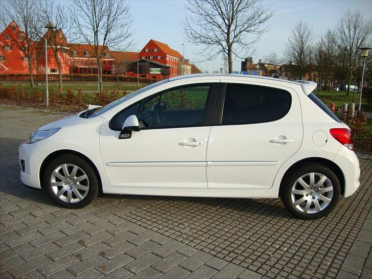 Peugeot 207 1,6 HDI Sportium - solgt billede 14