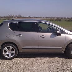 Peugeot 3008 2,0 HDi Premium Plus SOLGT