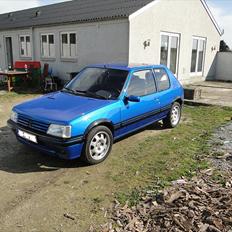Peugeot 205 gti