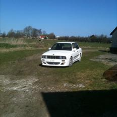 BMW 320i solgt
