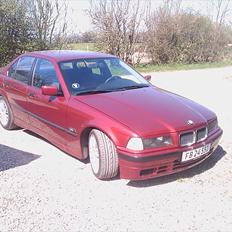 BMW 316i bakket over. *RIP*