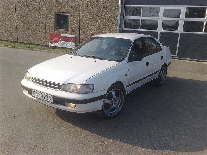 Toyota carina E (Solgt) billede 1