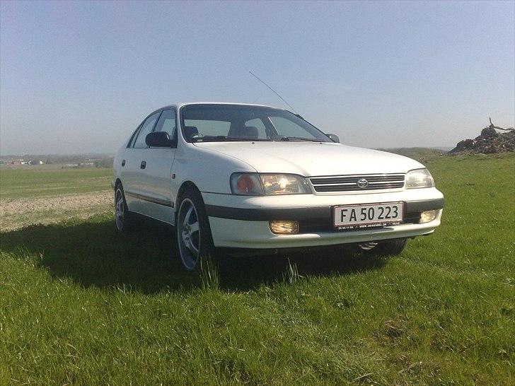 Toyota carina E (Solgt) billede 3