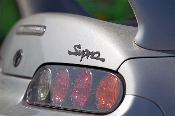 Toyota Supra - bemærk de snavsede lygter billede 12