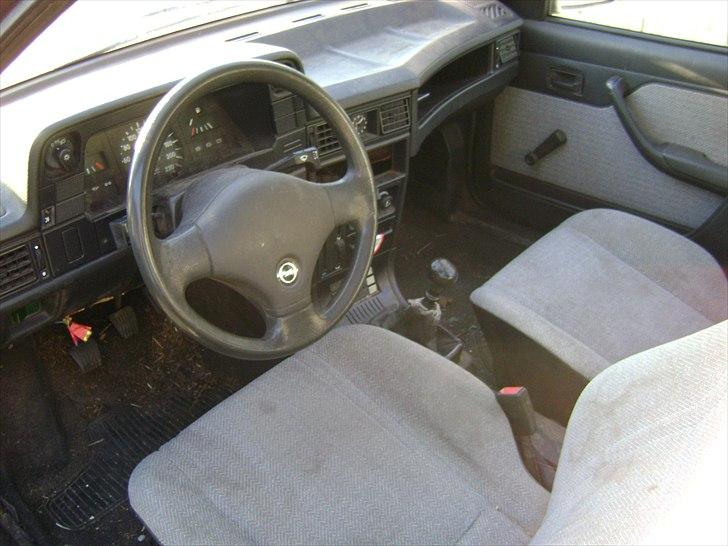 Opel Kadett 1,4i billede 14