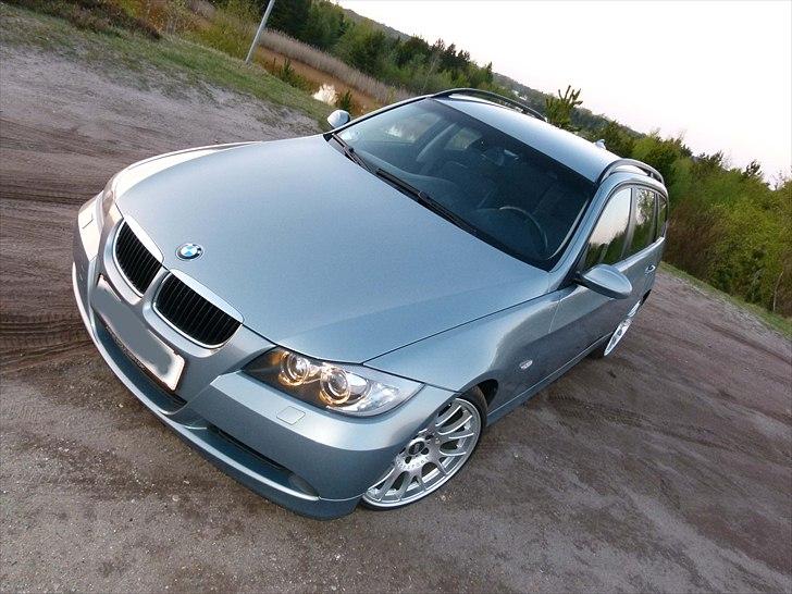 BMW 320D Touring billede 2